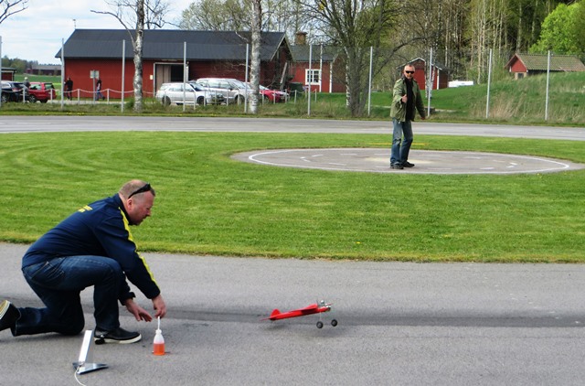 Lennart släpper Pers modell